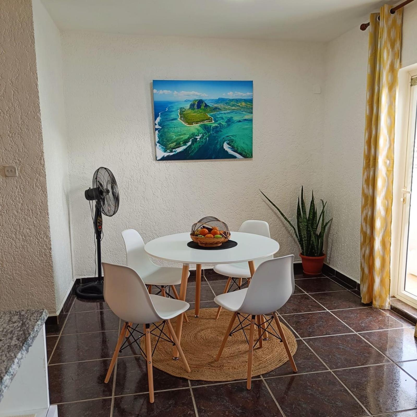 The Coastal Apartment Flic-en-Flacq 외부 사진